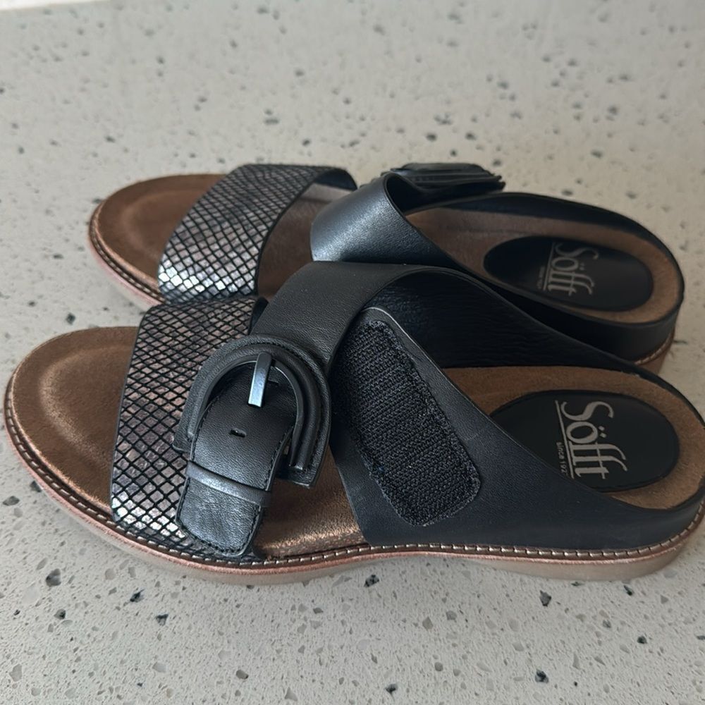 Sofft Braye Women’s Size 6 Black Leather Comfort Sandals Slip On Low Wedge Slide - Picture 3 of 12